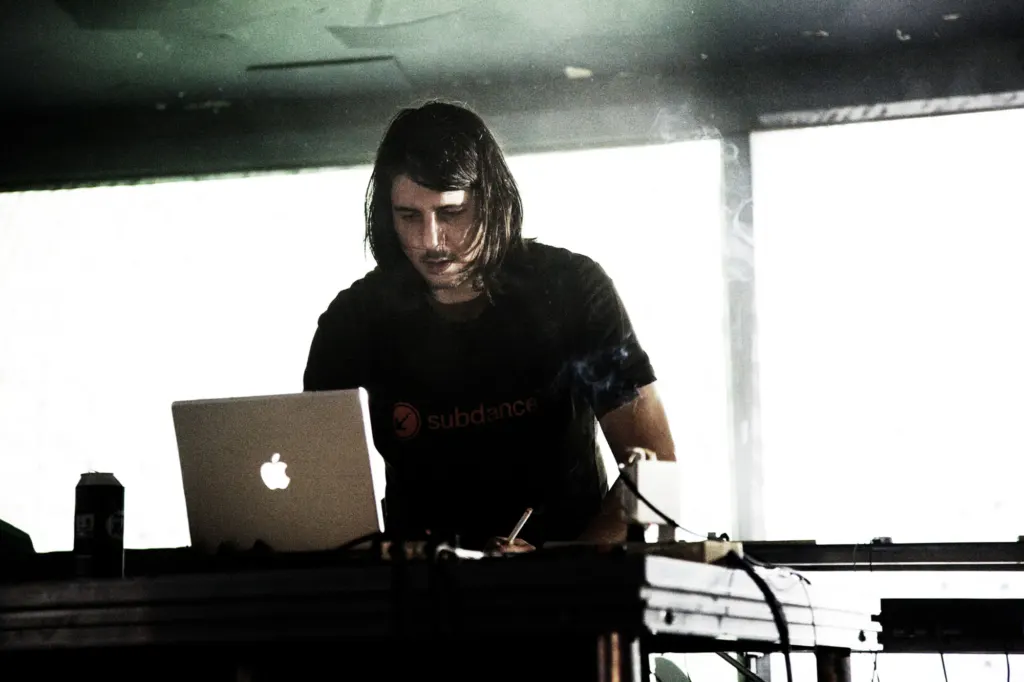 Bloc Weekend 2008 — documentary, event and music photograph in Hemsby-on-Sea, Norfolk, UK, frame 87 of 151.